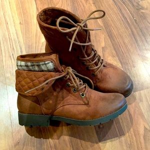 Arizona Convertible Boot/ Booties. Size 7.5. New.